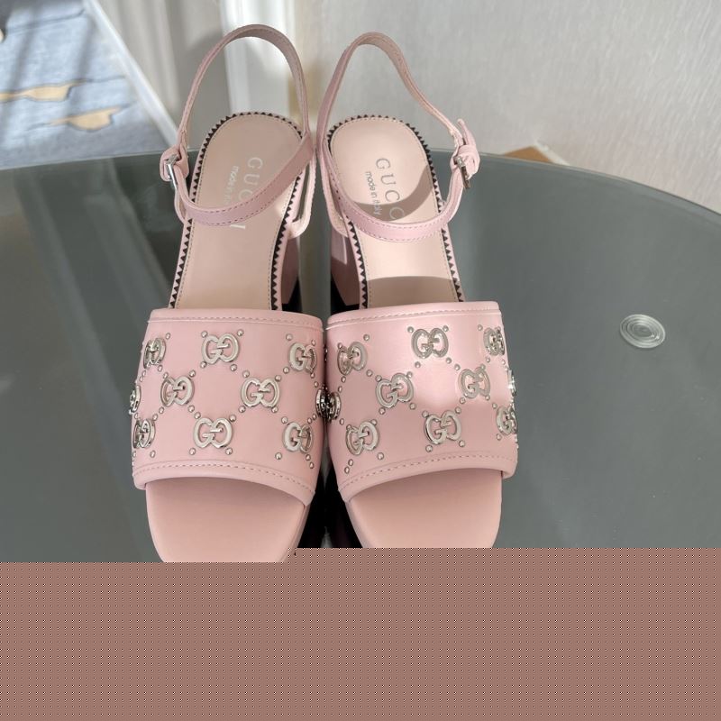 G*u*i sandals